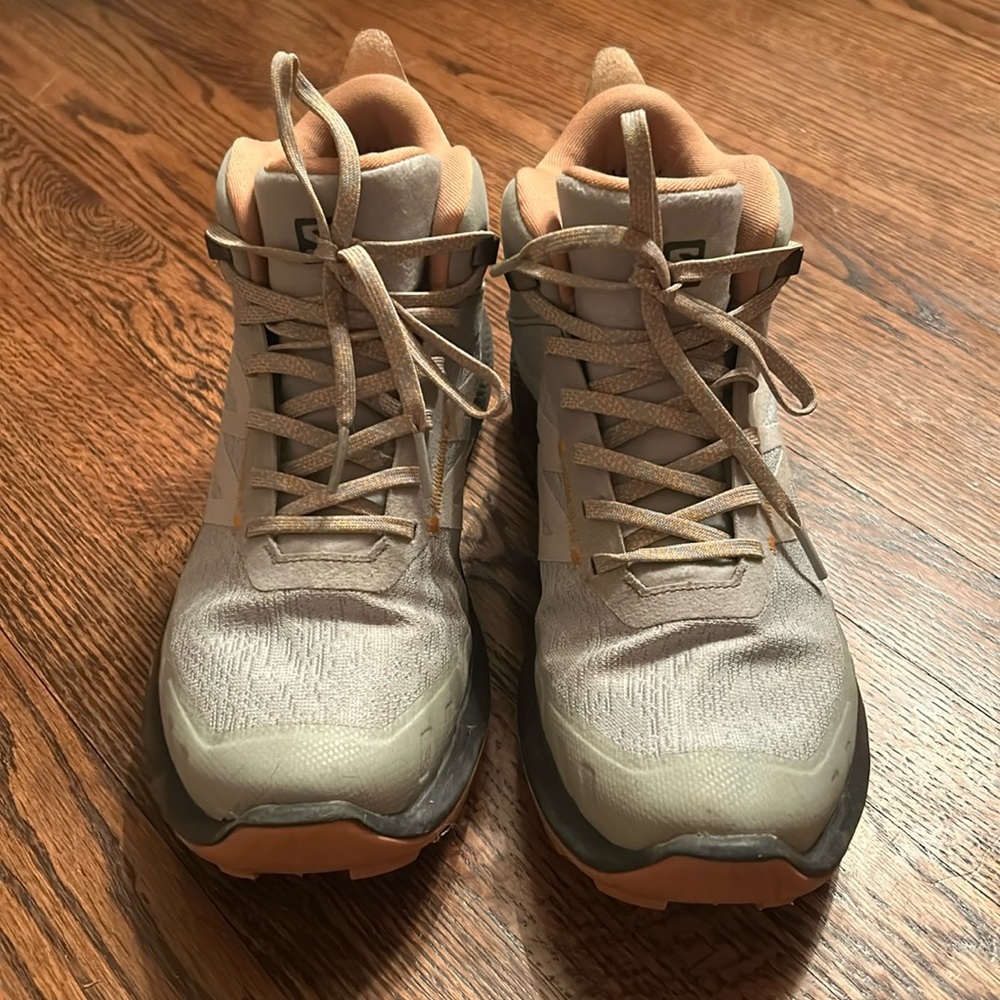 Women’s Salomon hiking boots size 9